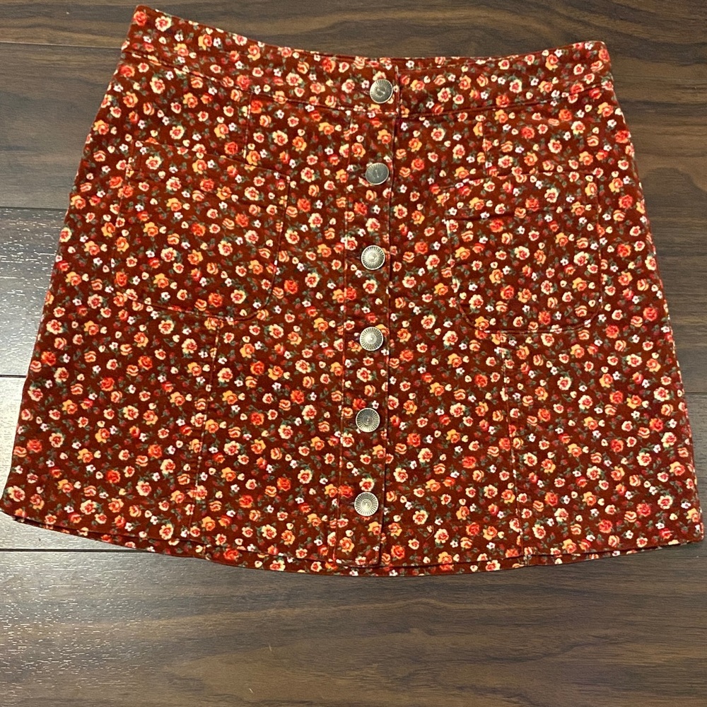 Forever 21 Red Floral Button-Up Mini Skirt